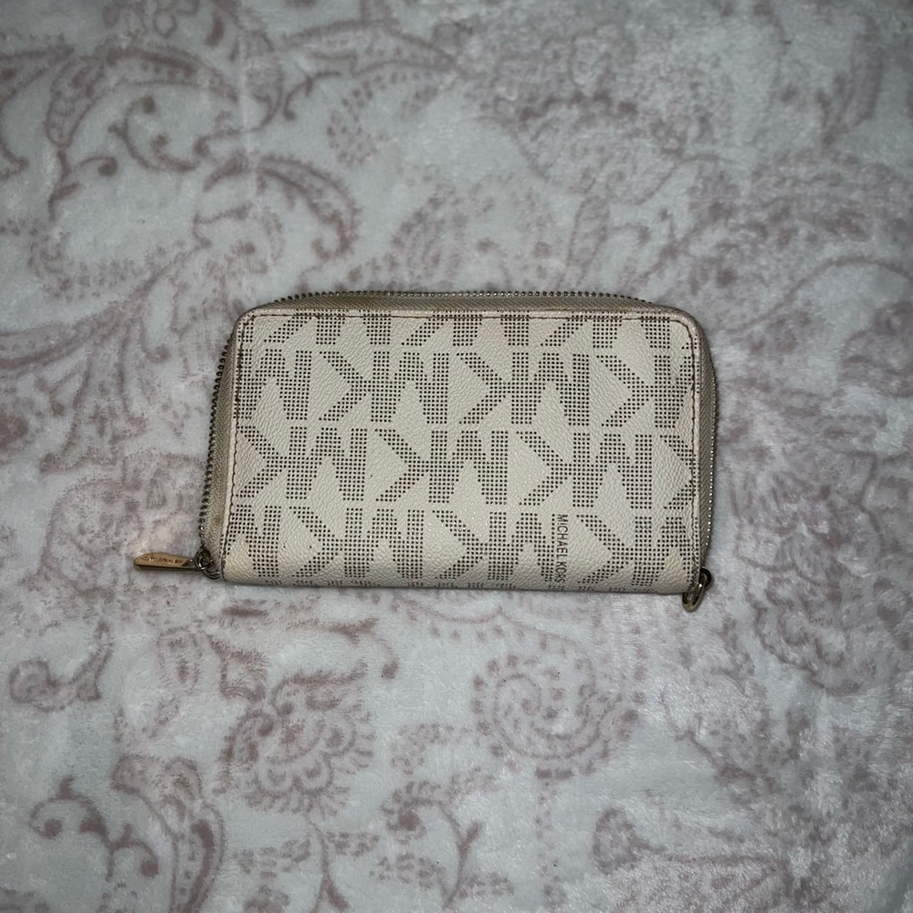 Cream Michael kors logo wallet
